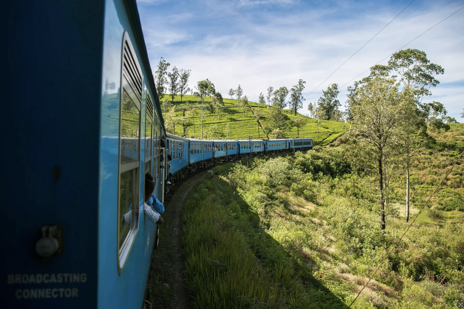 Imagem do comboio nas paisagens do Sri Lanka usada na página do retiro da Darshana, cujo website foi criado pela Olhoshot.